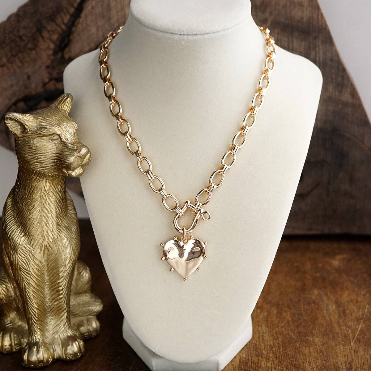 Devoted Heart – Sculpted Heart Shackle Chain Necklace