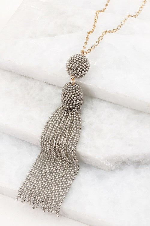 Elegant Seed Ball and Tassel Pendant Necklace