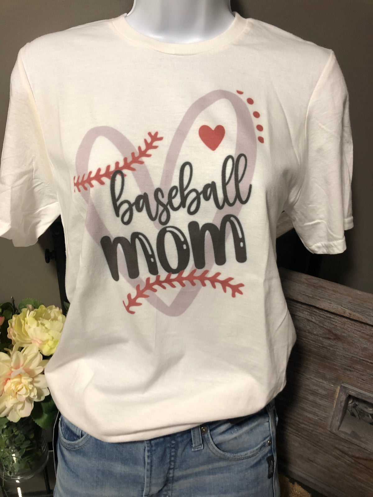 Heart Baseball Mom Graphic Tee